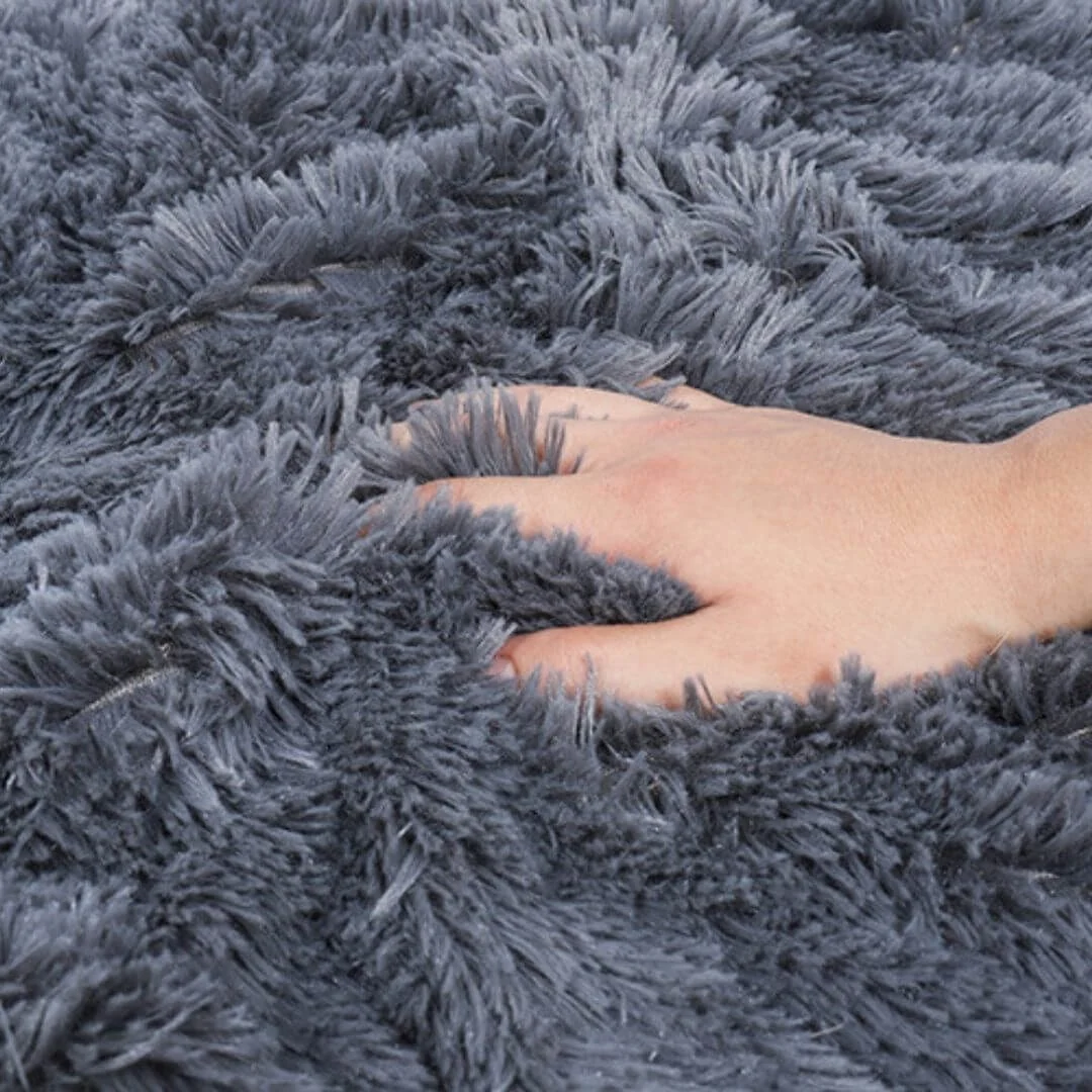 Fluffy Pet Blanket Anxiety Relief Soft Cozy and Comfortable - Image 2